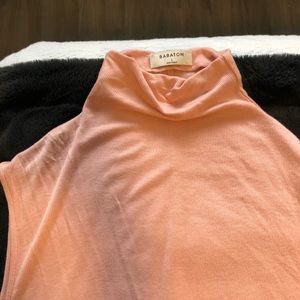 Women’s shoulder cut shirt aritizia